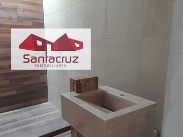 CASA EN VENTA CON HERMOSOS ACABADOS EN MIRAFLORES
