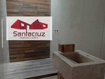CASA EN VENTA CON HERMOSOS ACABADOS EN MIRAFLORES