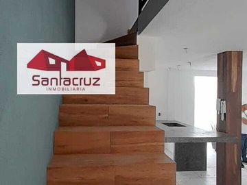 CASA EN VENTA CON HERMOSOS ACABADOS EN MIRAFLORES