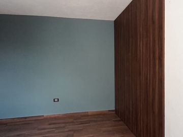 CASA EN VENTA CON HERMOSOS ACABADOS EN MIRAFLORES