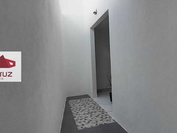 CASA EN VENTA CON HERMOSOS ACABADOS EN MIRAFLORES