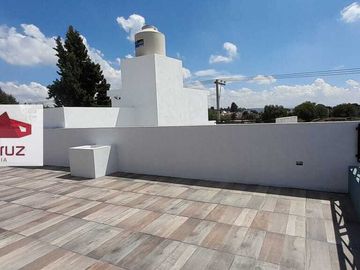 CASA EN VENTA CON HERMOSOS ACABADOS EN MIRAFLORES