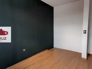 CASA EN VENTA CON HERMOSOS ACABADOS EN MIRAFLORES