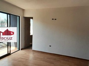 CASA EN VENTA CON HERMOSOS ACABADOS EN MIRAFLORES