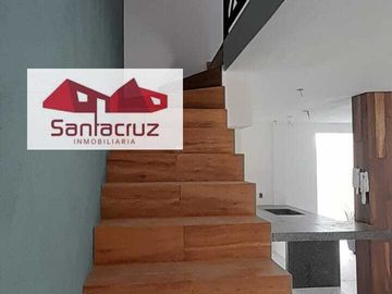 CASA EN VENTA CON HERMOSOS ACABADOS EN MIRAFLORES