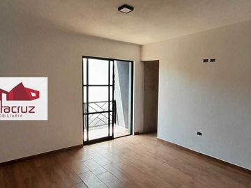 CASA EN VENTA CON HERMOSOS ACABADOS EN MIRAFLORES