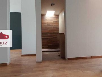 CASA EN VENTA CON HERMOSOS ACABADOS EN MIRAFLORES
