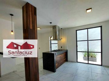 CASA EN VENTA CON HERMOSOS ACABADOS EN MIRAFLORES