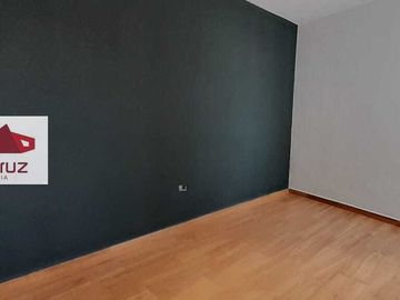 CASA EN VENTA CON HERMOSOS ACABADOS EN MIRAFLORES