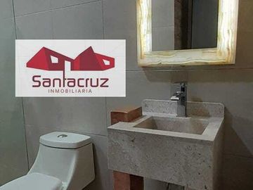 CASA EN VENTA CON HERMOSOS ACABADOS EN MIRAFLORES
