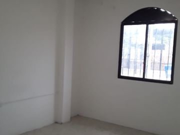 ACOGEDORA CASA DE DOS PLANTAS EN VENTA EN CIUDADELA LAS ORQUÍDEAS, PORTOVIEJO
