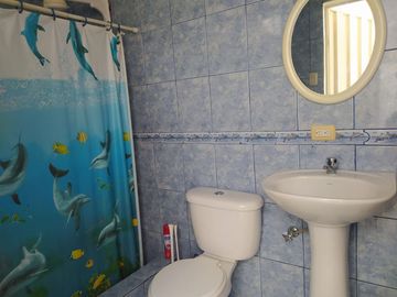 CASA DE 1 PISO, 3 DORMITORIOS 