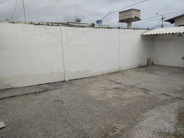 CASA DE 1 PISO, 3 DORMITORIOS 