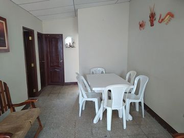 CASA DE 1 PISO, 3 DORMITORIOS 