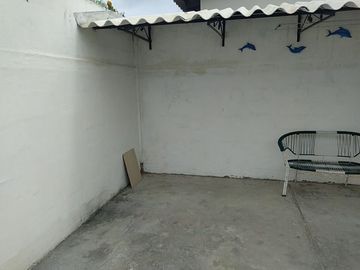 CASA DE 1 PISO, 3 DORMITORIOS 