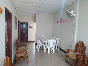 CASA DE 1 PISO, 3 DORMITORIOS 