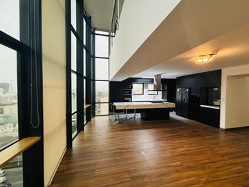 DEPARTAMENTO DUPLEX EN ALQUILER. SAN ISIDRO. CENTRO FINANCIERO. ZONA EMBAJADAS