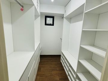 DEPARTAMENTO DUPLEX EN ALQUILER. SAN ISIDRO. CENTRO FINANCIERO. ZONA EMBAJADAS