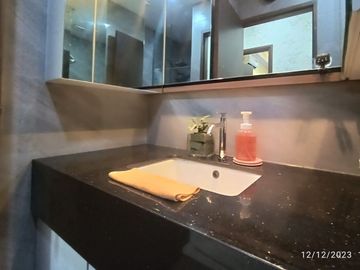 1 BR Fully Furnished Apartment Fl. 22 City Views for Rent