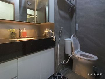 1 BR Fully Furnished Apartment Fl. 22 City Views for Rent