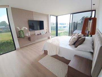 Modern and Luxurious Home Next to Club Campestre Llanogrande