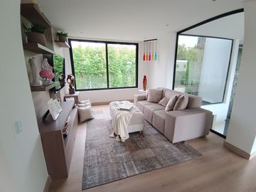 Modern and Luxurious Home Next to Club Campestre Llanogrande