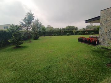 Modern and Luxurious Home Next to Club Campestre Llanogrande
