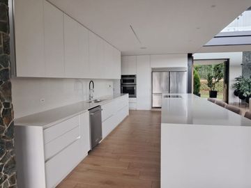 Modern and Luxurious Home Next to Club Campestre Llanogrande
