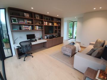 Modern and Luxurious Home Next to Club Campestre Llanogrande