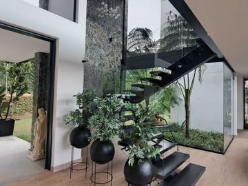 Modern and Luxurious Home Next to Club Campestre Llanogrande
