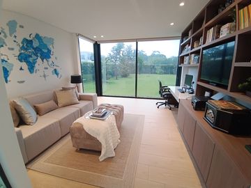 Modern and Luxurious Home Next to Club Campestre Llanogrande