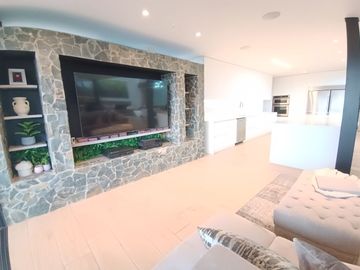 Modern and Luxurious Home Next to Club Campestre Llanogrande