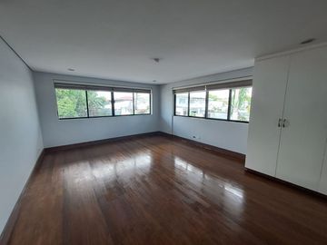 4 Bedrooms For Sale in BF HOMES