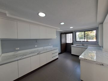 4 Bedrooms For Sale in BF HOMES