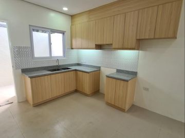 Beautiful Classic Design House and Lot For Sale in Antipolo with 3 Bedroom and 3 Toilet & Bath PH2509