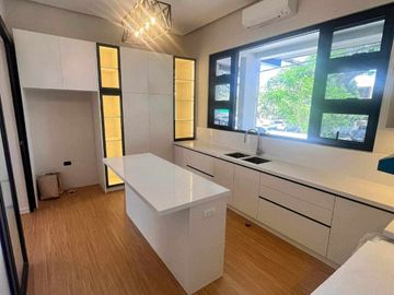 Brand new Ayala Alabang Modern Bungalow house with 6 Cara Garage