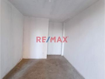 Se Vende Casa De Dos Pisos Frente Al Parque En Urb. Santo Domingo 3Ra. Etapa Carabayllo