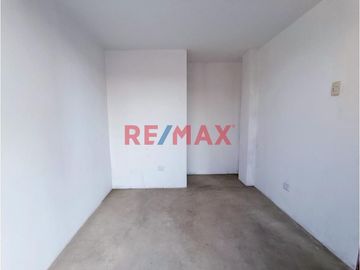 Se Vende Casa De Dos Pisos Frente Al Parque En Urb. Santo Domingo 3Ra. Etapa Carabayllo