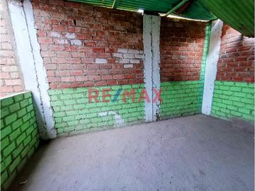 Se Vende Casa De Dos Pisos Frente Al Parque En Urb. Santo Domingo 3Ra. Etapa Carabayllo