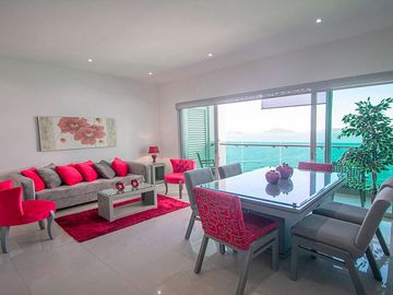 VENTA- Departamento ubicado en Torre Eme con una vista increible