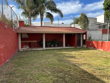 Casa De 4 Habit. Con Jardín De 250m En Xilotzingo Cerca Ciudad Universitaria (BUAP)..