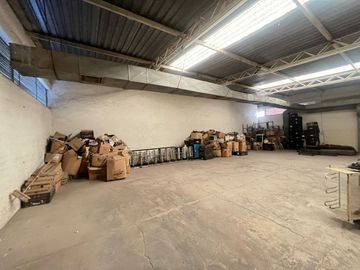 PROPIEDAD EN VENTA EXCELENTE PARA PEQUEÑA FABRICA O PARA BODEGA DE ALMACENAMIENTO CON EXCELENTE UBICACION