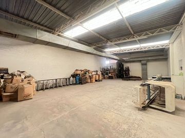 PROPIEDAD EN VENTA EXCELENTE PARA PEQUEÑA FABRICA O PARA BODEGA DE ALMACENAMIENTO CON EXCELENTE UBICACION