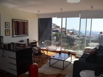 Moderno Depto 2 dormitorios en Condominio Cerro Alegre