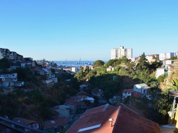 Moderno Depto 2 dormitorios en Condominio Cerro Alegre
