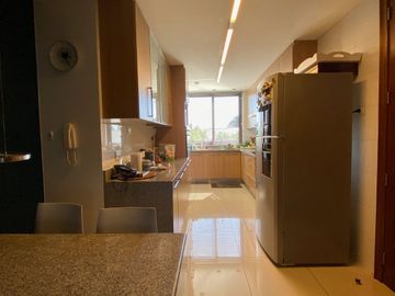 Excelente Departamento Av. Holandesa