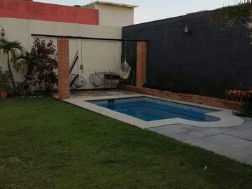 VENTA CASA SOLA EN FRACC. JARDINES  DE AHUATLÁN CUERNAVACA