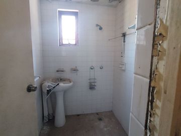 $2.600,000.00 CASA PARA REMODELAR EN CONDOMINIO EN RANCHO CORTÉS .T=282M2