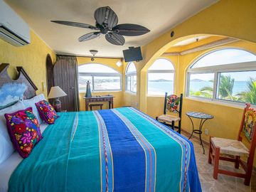 VENTA- Casa frente al Mar, El Delfín, Mazatlán