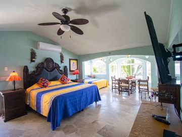 VENTA- Casa frente al Mar, El Delfín, Mazatlán
